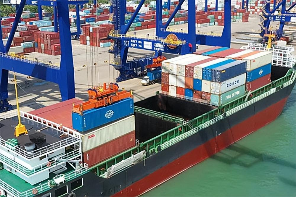 國(guó)際貿(mào)易中的FOB,FAS指什么？