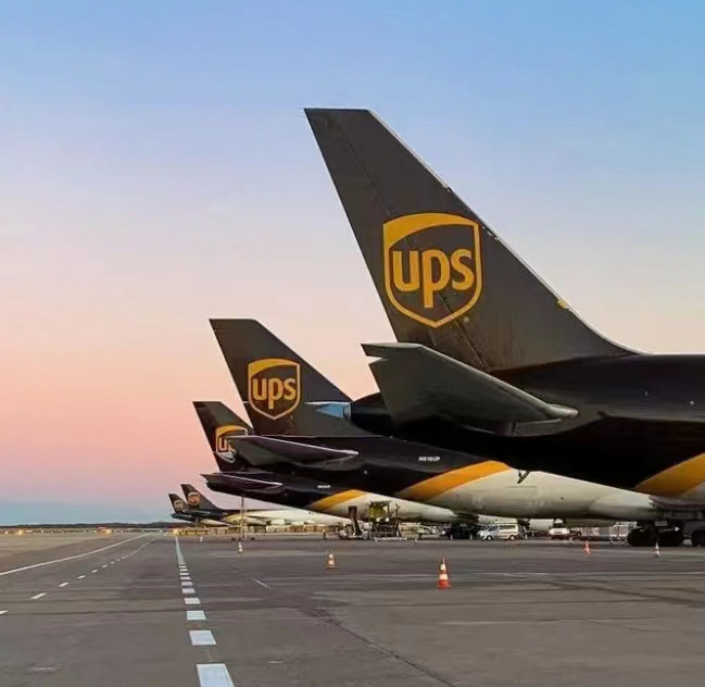 輕松掌握UPS國(guó)際快遞情況-恒盛通物流提供智能通知服務(wù)