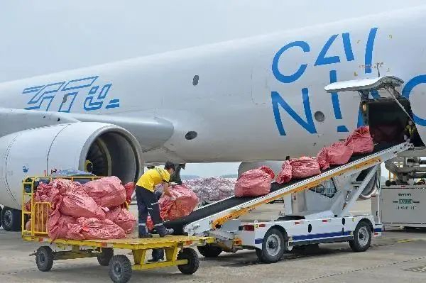 菜鳥速賣通聯(lián)手升級(jí)國際快遞，中東、北美、巴西配送時(shí)間大幅縮短