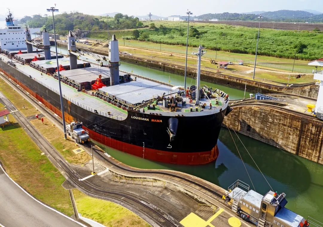 蘇伊士運(yùn)河 蘇伊士運(yùn)河