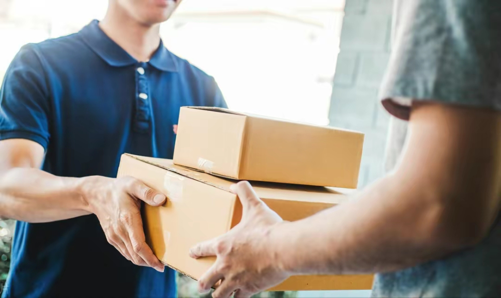 美國專線末端由什么快遞派送？